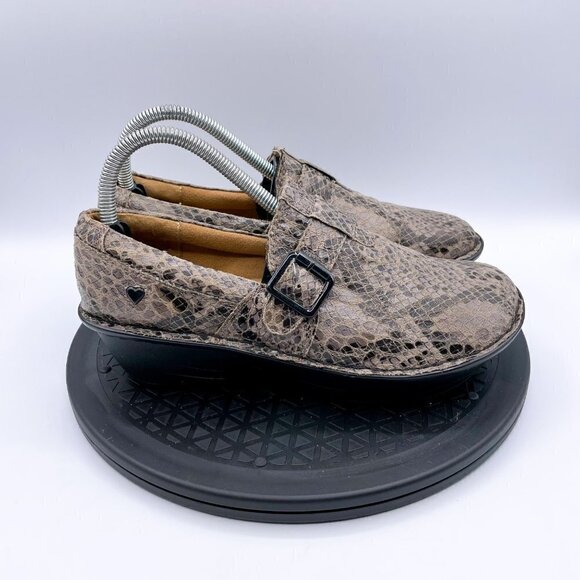 Nurse Mates Gelsey 256153 Slip on slip resistant snake print Women's size 8M - Picture 3 of 10